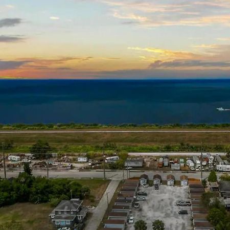 Modern Studio Retreat With King Bed - Cozy Comfort Pahokee Екстериор снимка